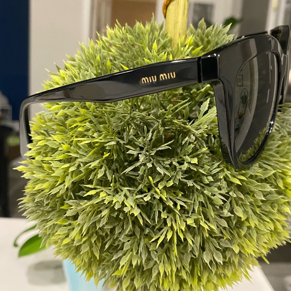 MIU MIU Black Sunglasses - Picture 12 of 12